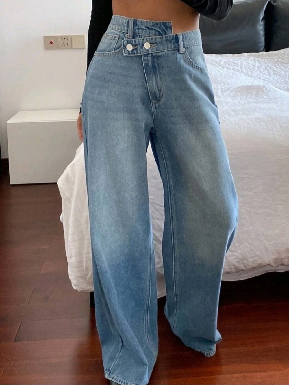 Women's Asymmetrical Waistband Design Washed Straight-Leg Casual Jeans